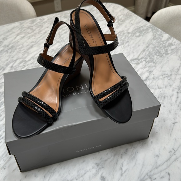 Vionic Shoes - Vionic Black Emmy Textured Heeled Sandals